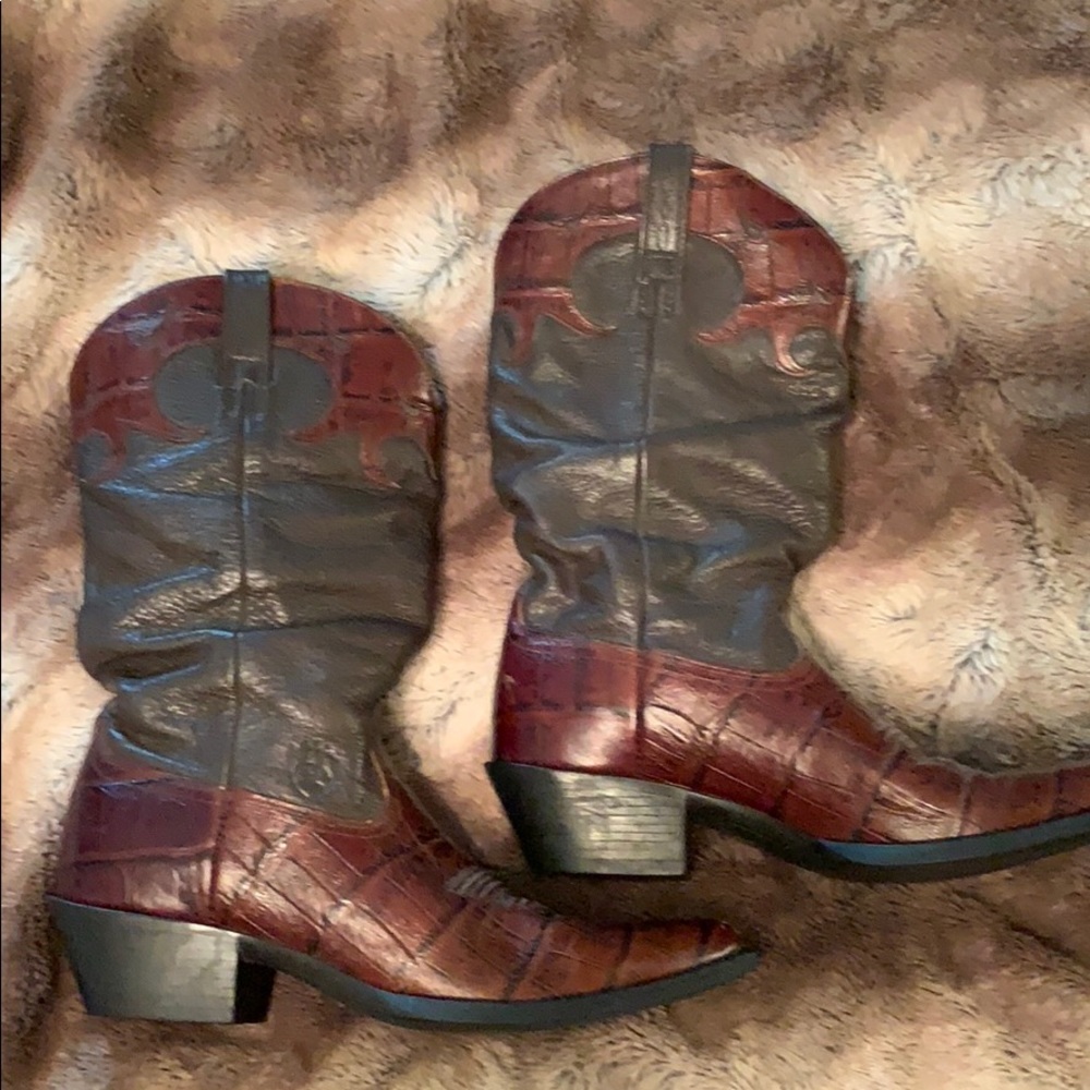 Ariat  woman’s heritage slouch boots 7B